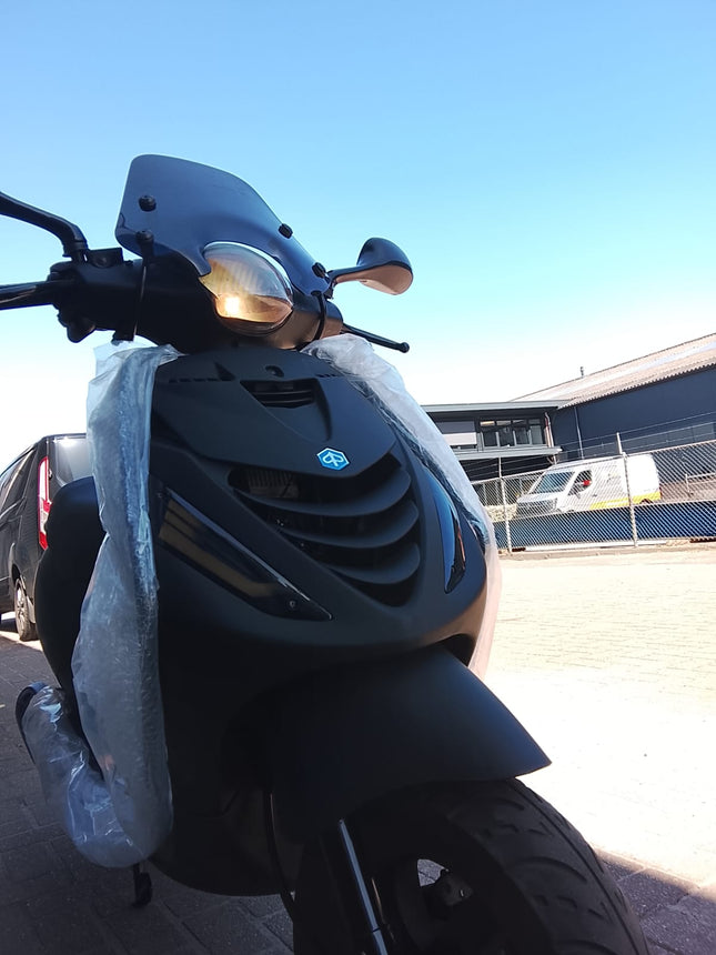 Piaggio Zip SP Voor kap +binnenrooster 1-Delig Mat Zwart – Kappenset / Beplatingsset