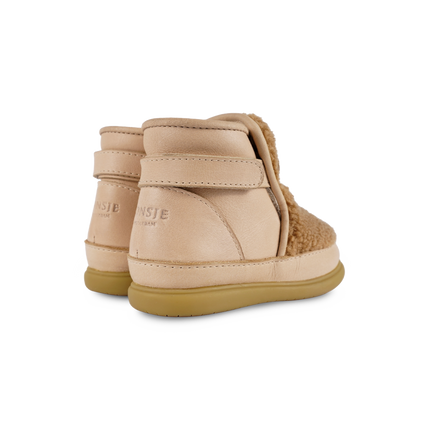 Roumi Shoes | Teddy Bear | Light Maple Curly Faux Fur