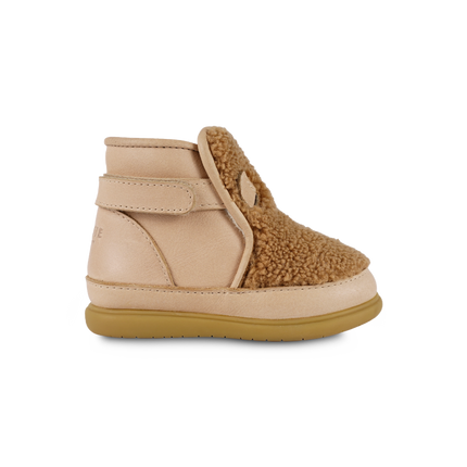 Roumi Shoes | Teddy Bear | Light Maple Curly Faux Fur