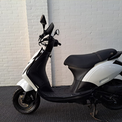 Piaggio Zip SP Zijscherm 'Achter kap' 1-Delig Glans Wit – Kappenset / Beplatingsset