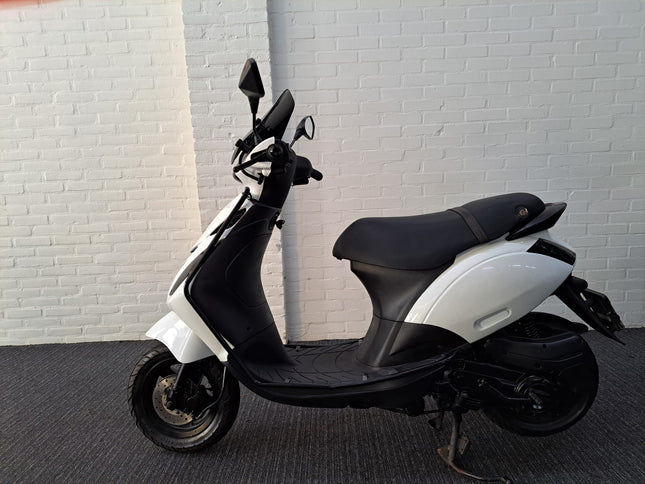 Piaggio Zip SP Zijscherm 'Achter kap' 1-Delig Glans Wit – Kappenset / Beplatingsset