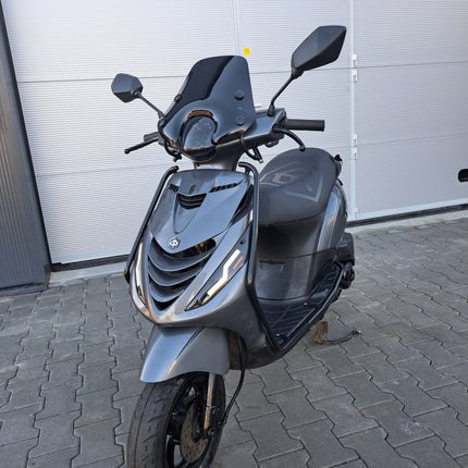 Piaggio Zip SP Plaatset 5-Delig Glans Argaat Grijs – Kappenset / Beplatingsset