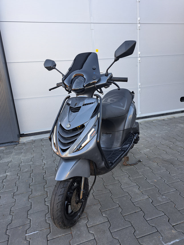 Piaggio Zip SP Plaatset 5-Delig Glans Argaat Grijs – Kappenset / Beplatingsset
