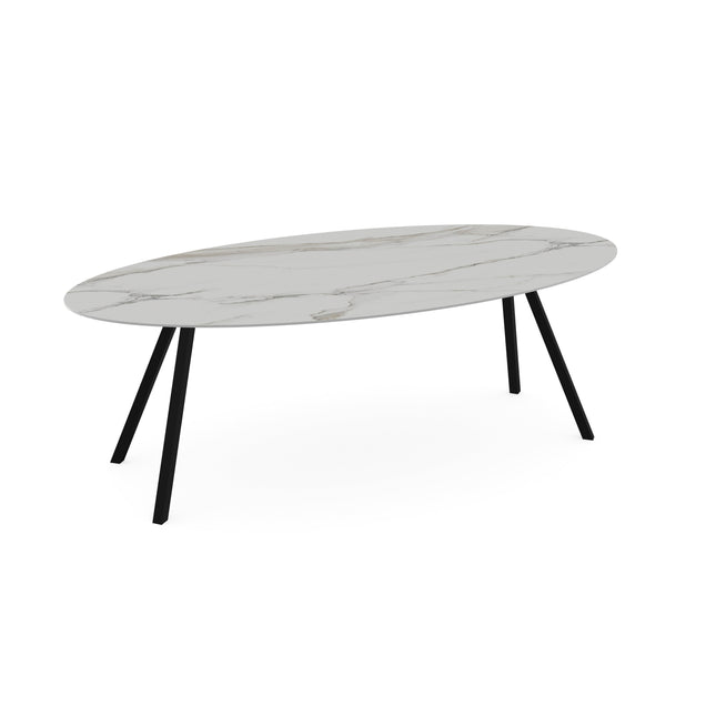 Keramik-Esstisch Calacatta Pulido - Oval - Schwarzes schräges I-Gestell