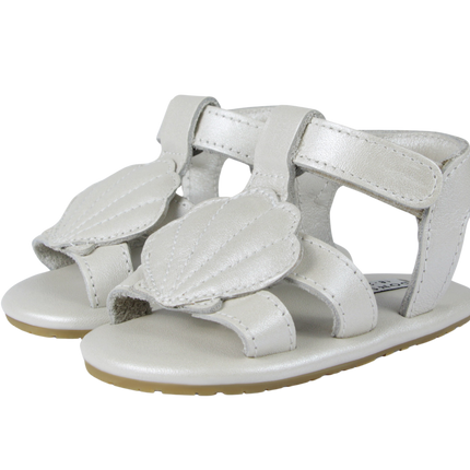Ushy | Scallop | Off White Metallic Leather