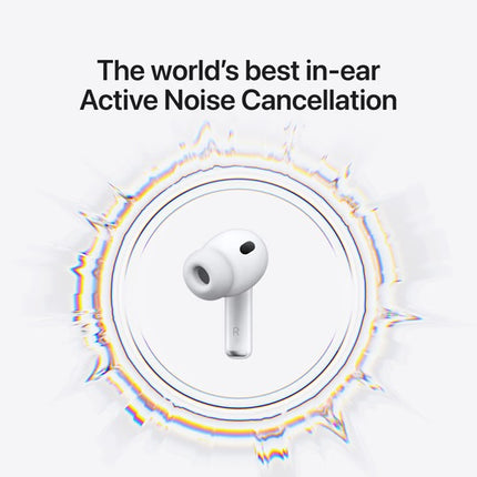 Apple AirPods Pro 3 witte draadloze in-ear oordopjes met siliconen oortips en geopende oplaadcase op witte achtergrond.
