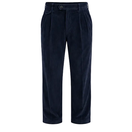RKON heren corduroy broek marineblauw – voorkant, relaxed fit ribbroek met plooien en rechte pijpen op witte achtergrond.