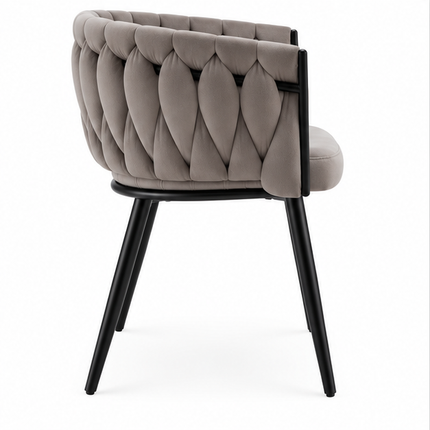 Twee luxe grijze fluwelen eetkamerstoelen met armleuningen, geweven rugleuning en zwart metalen onderstel.