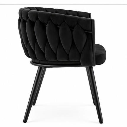 Set van 2 zwarte fluwelen eetkamerstoelen met gevlochten rugleuning, armleuningen en zwarte metalen poten.